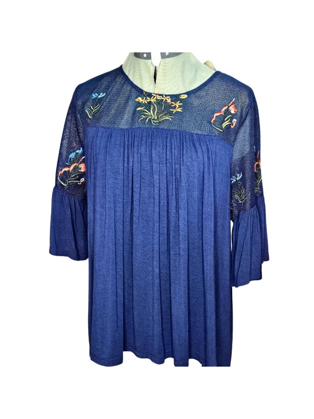 Woman's Liz Claborne blue/Navy open knit grandmacore embroidered floral top XL